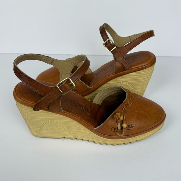 Vintage Wedge Sandals Tan 7 RARE - Picture 2 of 8